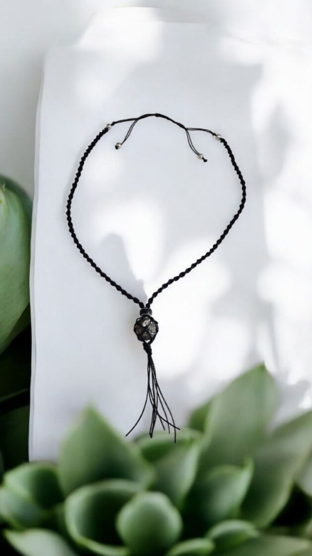 Collier Filet aus natürlichem Stein in Makramee 1